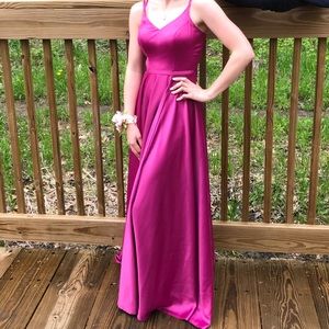 Beautiful, super comfy, magenta prom dress!